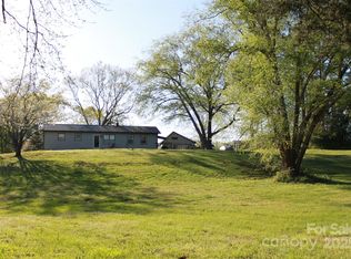 415 Right Prong Rd, Ellenboro, NC 28040