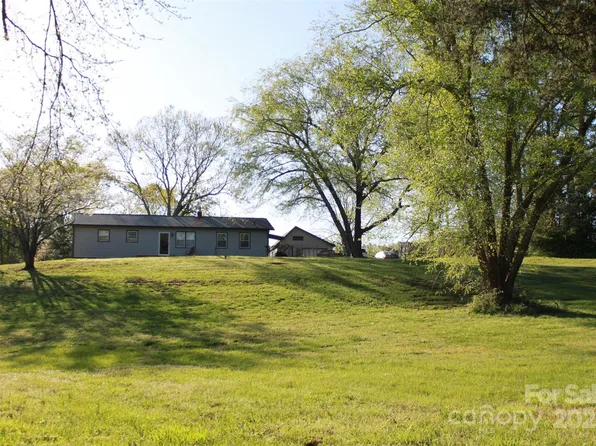 415 Right Prong Rd, Ellenboro, NC 28040
