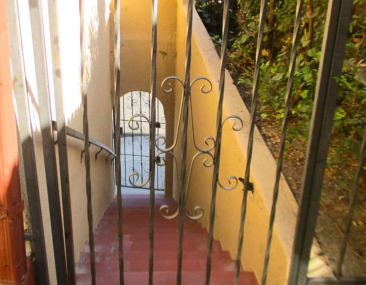 1 Waverly Dr — Photo 4