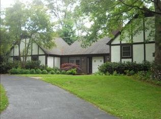 209 Woodcastle Ln, Franklin, NC 28734