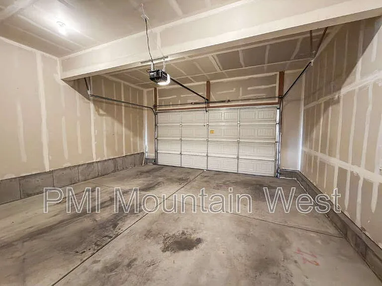 4924 E Breezy Patch Rd — Photo 23