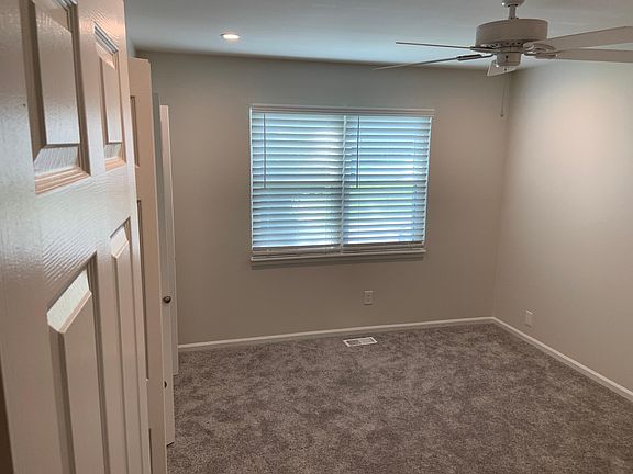 5th image of 5601 NW Hillside Dr