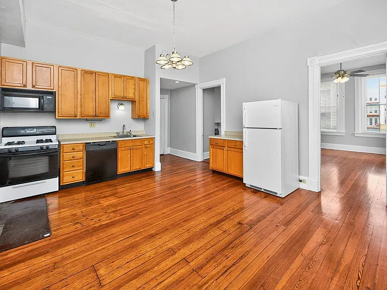 215 E University Ave #A3 — Photo 3