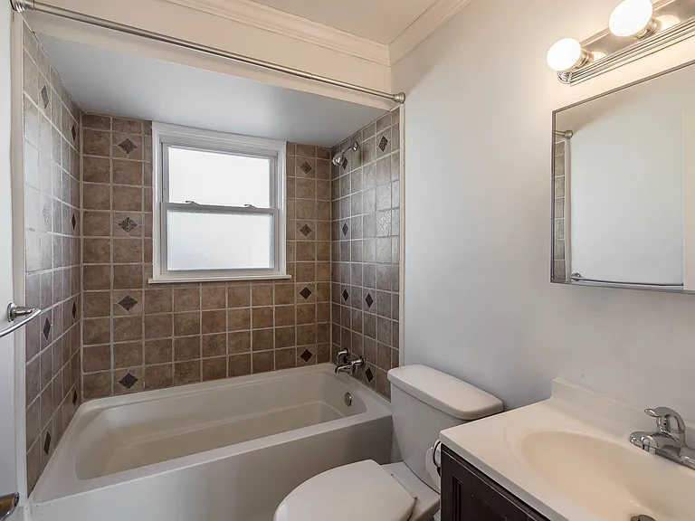 22705 Raymond St — Photo 15