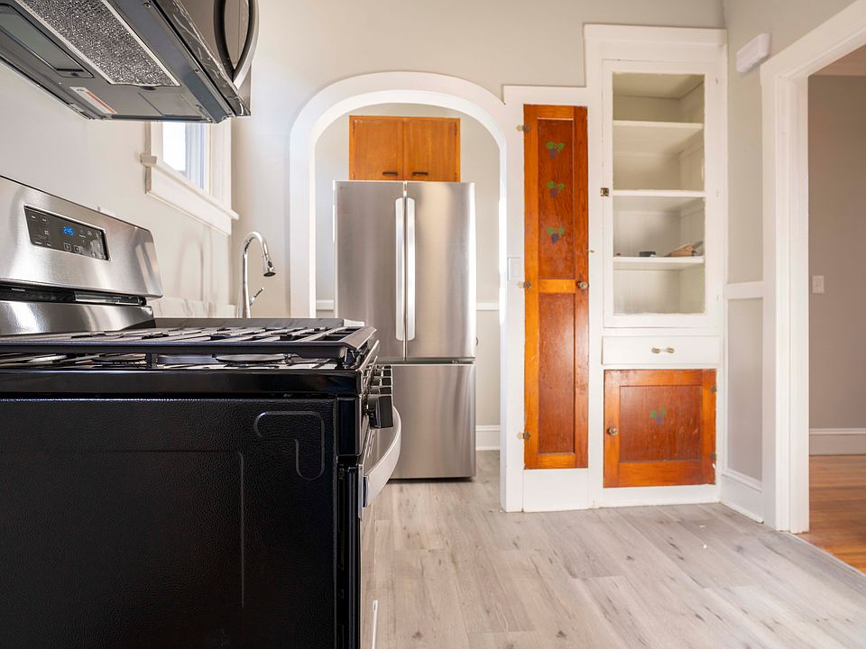Kitchen with New Appliances!