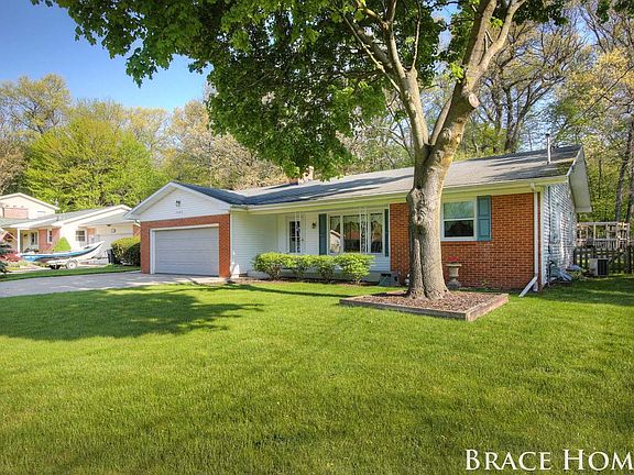 2nd image of 4443 Cloverleaf Dr SE