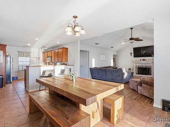 3rd image of 627 Pocahontas Trl