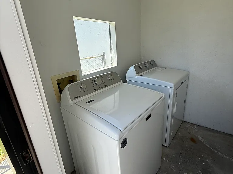 4316 Howard Ave — Photo 10