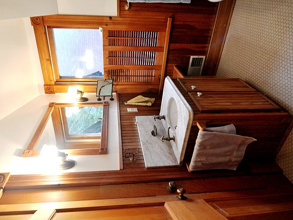 upper level bath