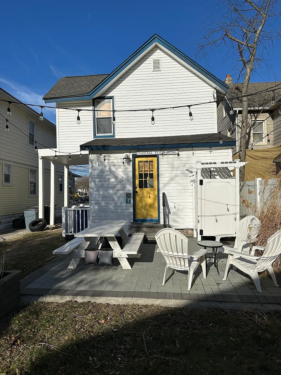 Building Photo - 415 Evergreen Ave