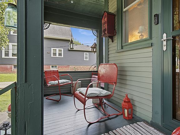 5th image of 719 N Center St