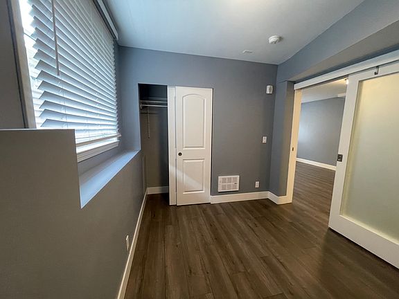 5th image of 1085 Washington St #2