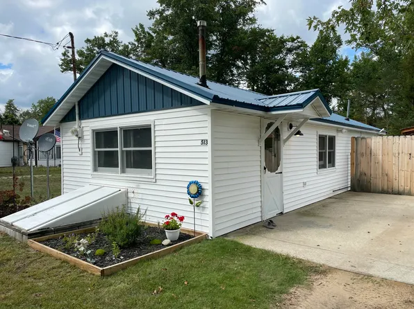 513 Ann St, Harrison, MI 48625