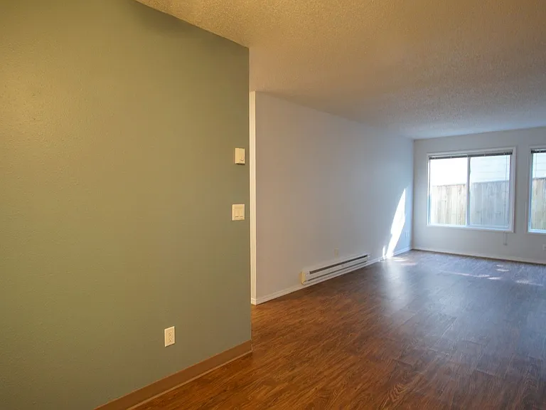 4030 SE Gladstone St #5 — Photo 1