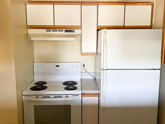 3rd image of 17708 Dickerson St #203