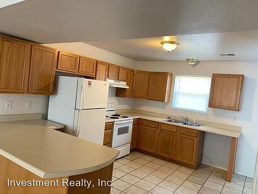 4th image of 19702 Sackett Ln APT B