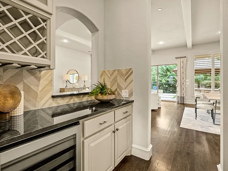 812 Lake Carillon Ln — Photo 3