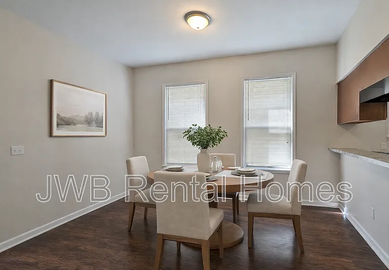 1926 Walnut St — Photo 5