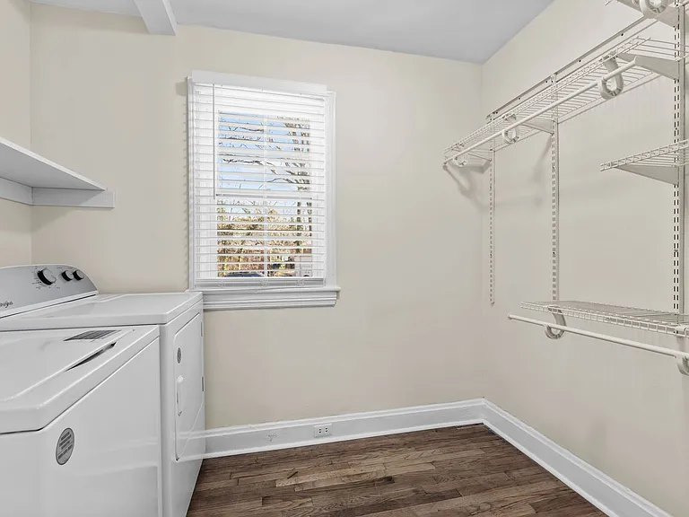 906 Clarendon St #A — Photo 14