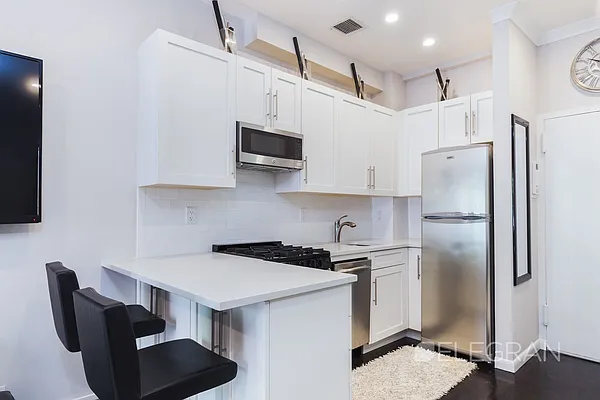 Sold by (Legacy) Elegran | media 4