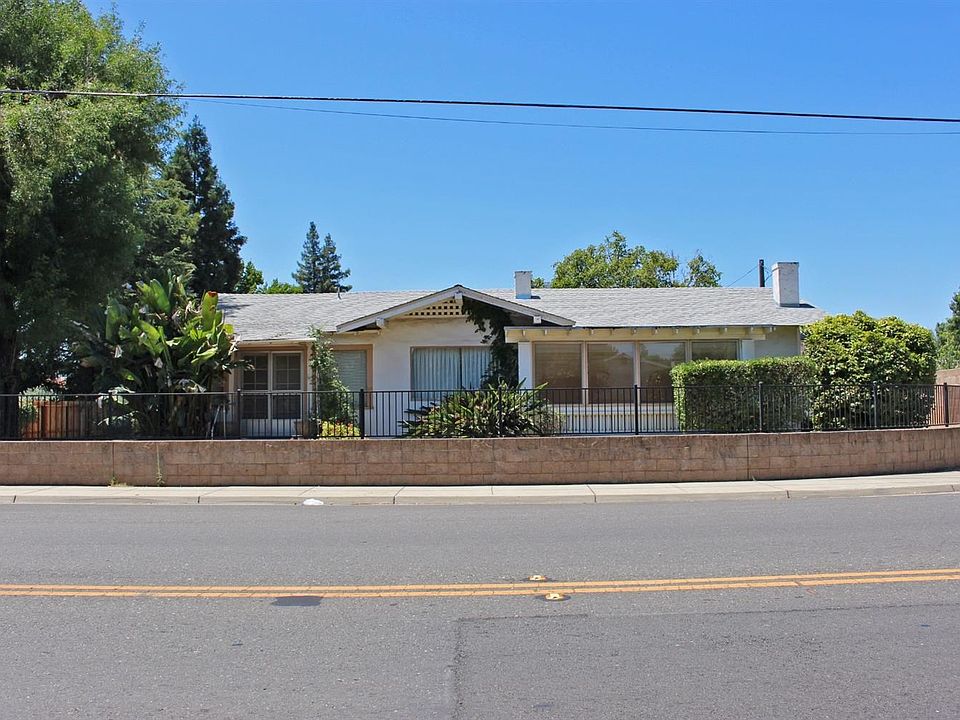 1st image of 1135 Railroad Ave