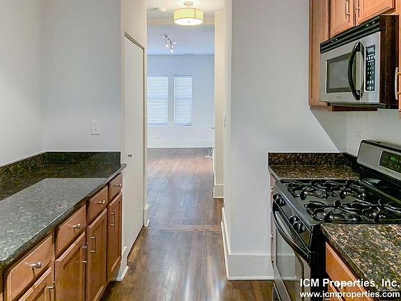 2nd image of 1839 W Cornelia Ave #3