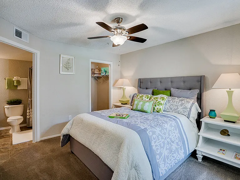 3 Bedroom - 3 Bed / 2 Bath - 1,081 Sq.Ft.