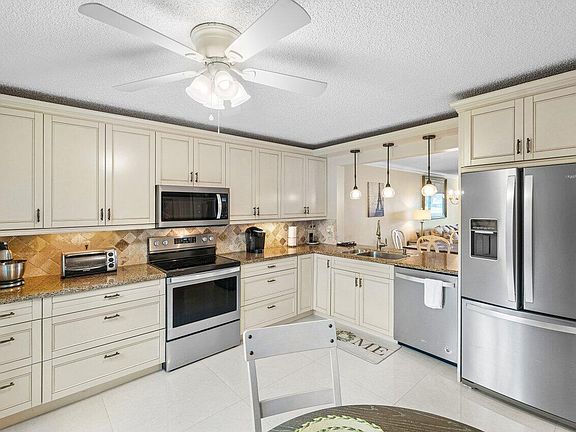 3rd image of 5771 FAIRWAY PARK Court #103