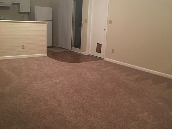 3rd image of 4885 Lodgeview Dr