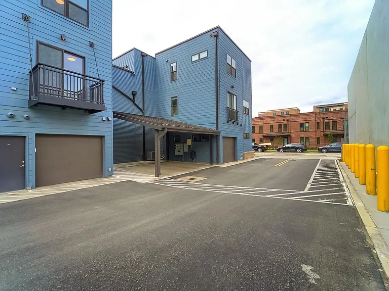 2376 Stout St — Photo 40