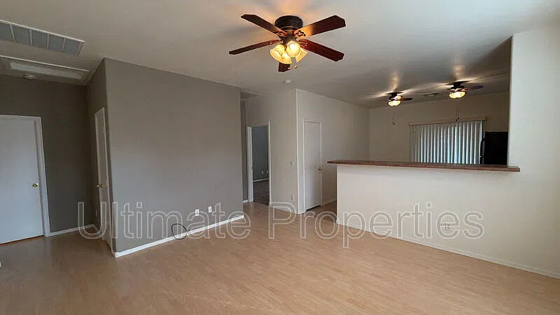 2 bed, 2.0 bath, 1025 sqft, $1,595 — Photo 2