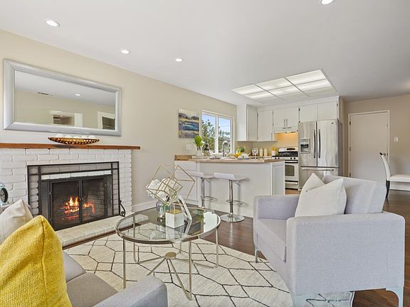 4th image of 1009 Golden Gate Ave