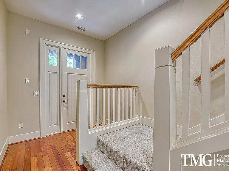 10424 SW Windwood Way — Photo 3