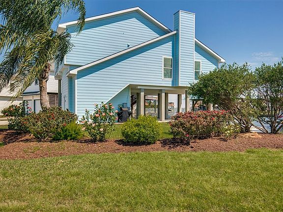 3rd image of 1830 Tiki Dr