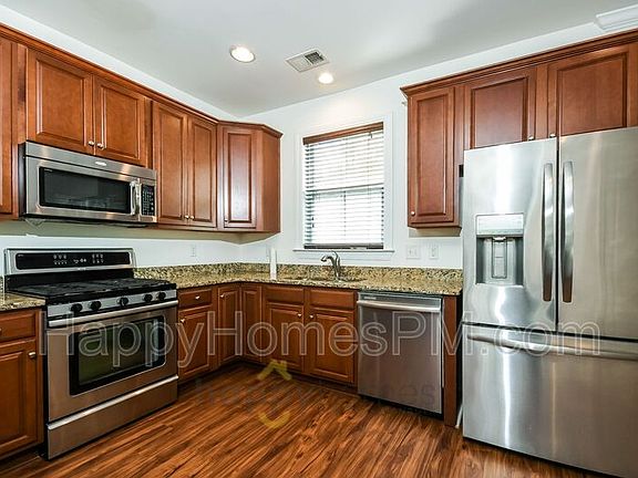 5th image of 5194 Celtic Dr