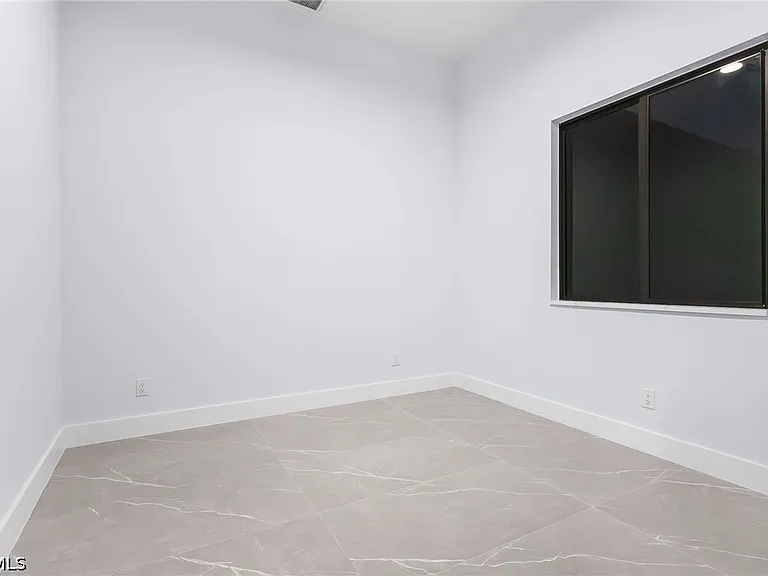 142 SW 33rd Pl — Photo 28