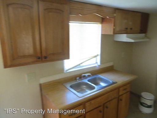 4th image of 1122 N 11th St