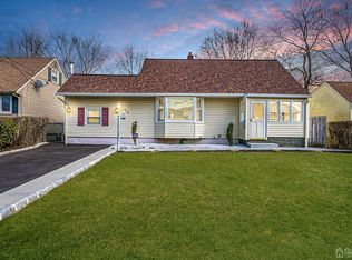 23 Adams St, Iselin, NJ 08830