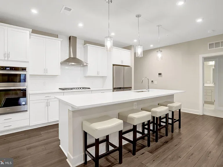 102 Saint Ives Pl #108 — Photo 4