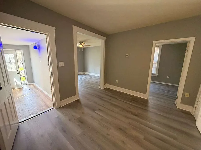 1204 Camden St — Photo 11