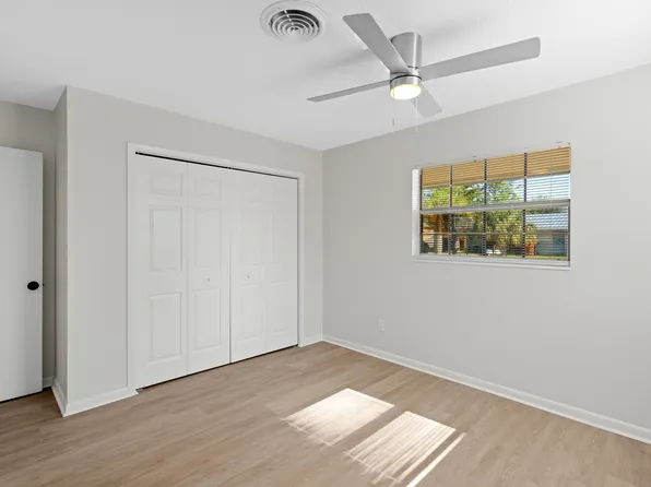 2290 NE Rustic Way, Jensen Beach, FL 34957