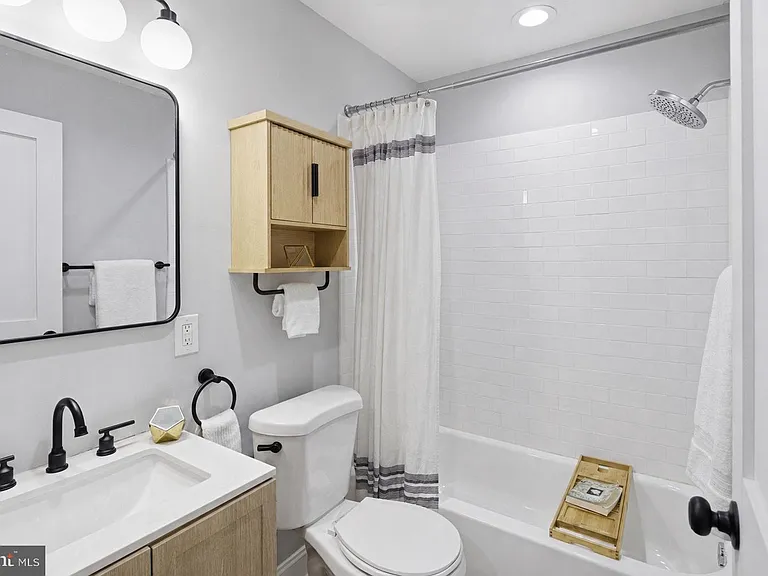 513 Wilder St — Photo 17