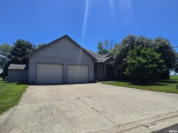 416 Kennedy Dr, Metamora, IL 61548