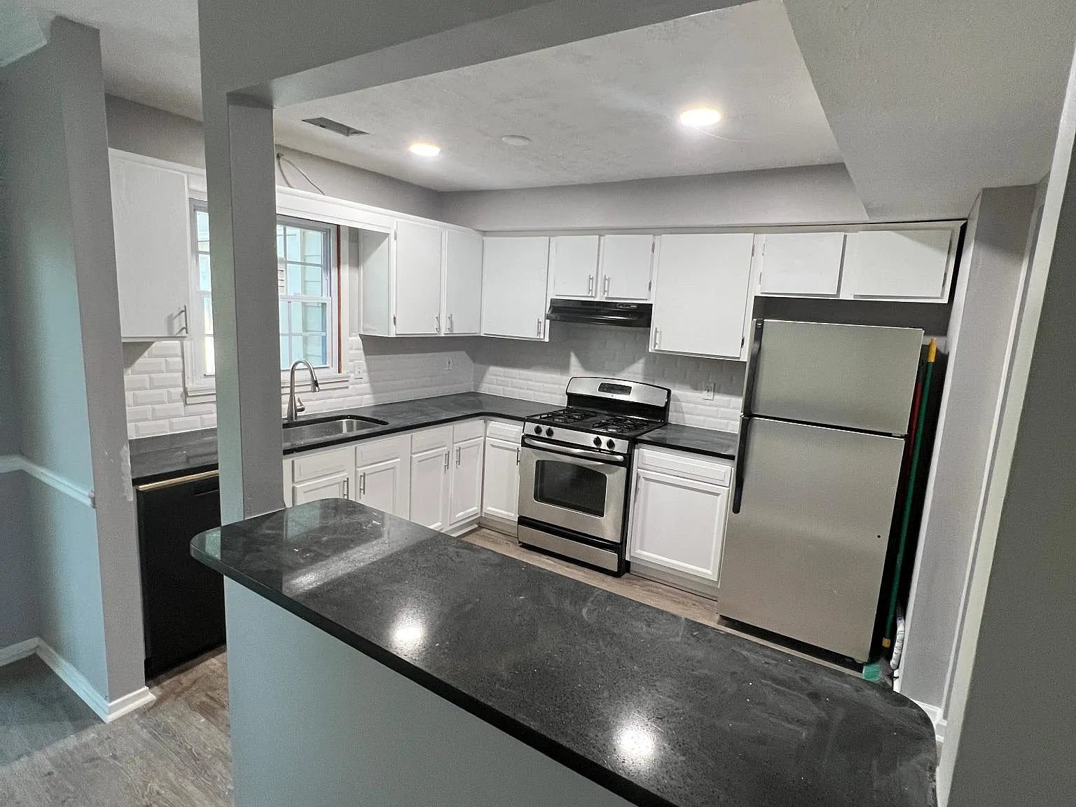 2 bed, 2.5 bath, 950 sqft, $1,475 — Photo 4
