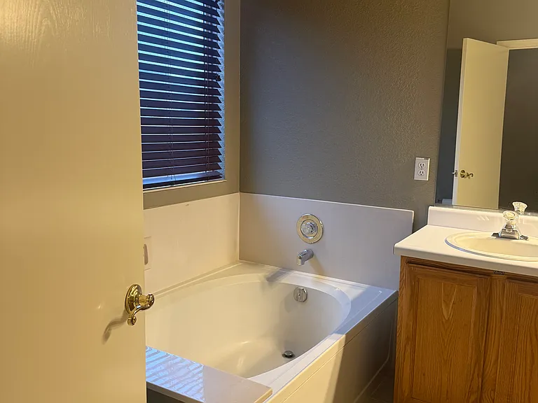 2601 W Camino Del Medrano — Photo 13
