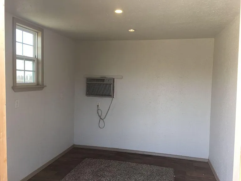 4411 Kemper St #1 — Photo 16