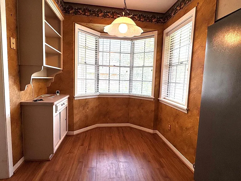 809 Atlow Dr — Photo 9