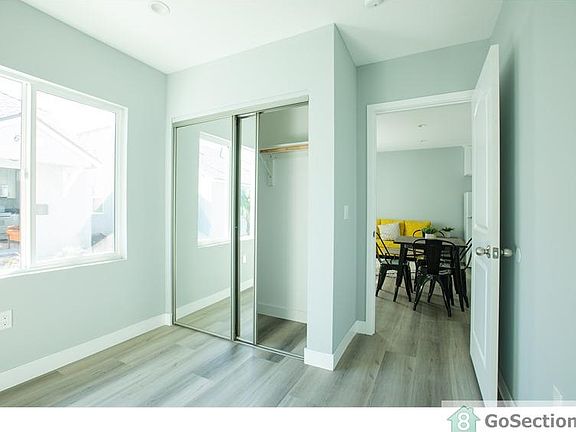 4th image of 6427 S Victoria Ave #6427