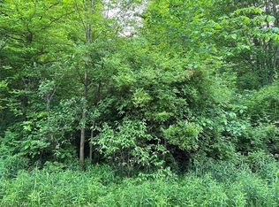 Middle Rd, Conneaut, OH 44030