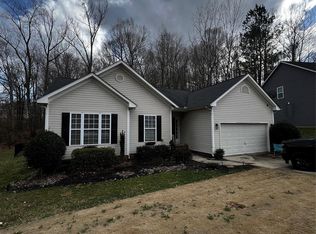 109 Missouri Ln, Mount Holly, NC 28120
